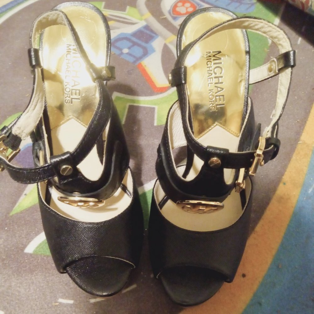 Black Micheal Kors heels
